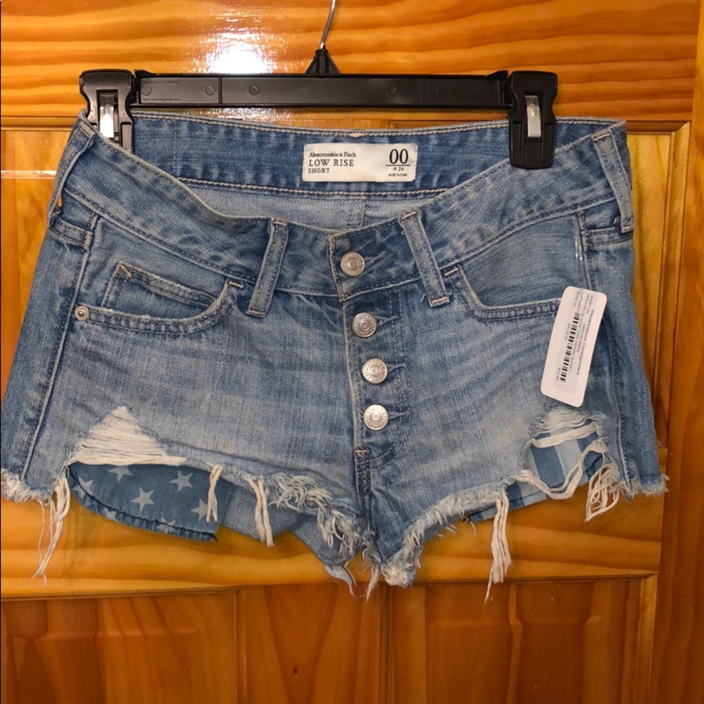 Abercrombie and Fitch low rise shorts
